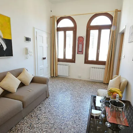 William Apartment *